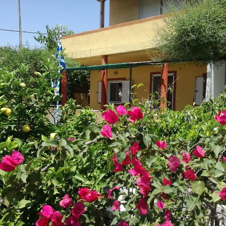 Relaxing Beautiful Holiday Home Lávrion Екстериор снимка