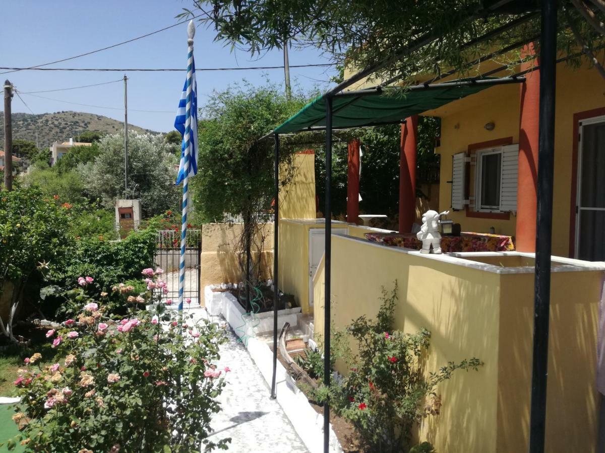 Relaxing Beautiful Holiday Home Lávrion Екстериор снимка