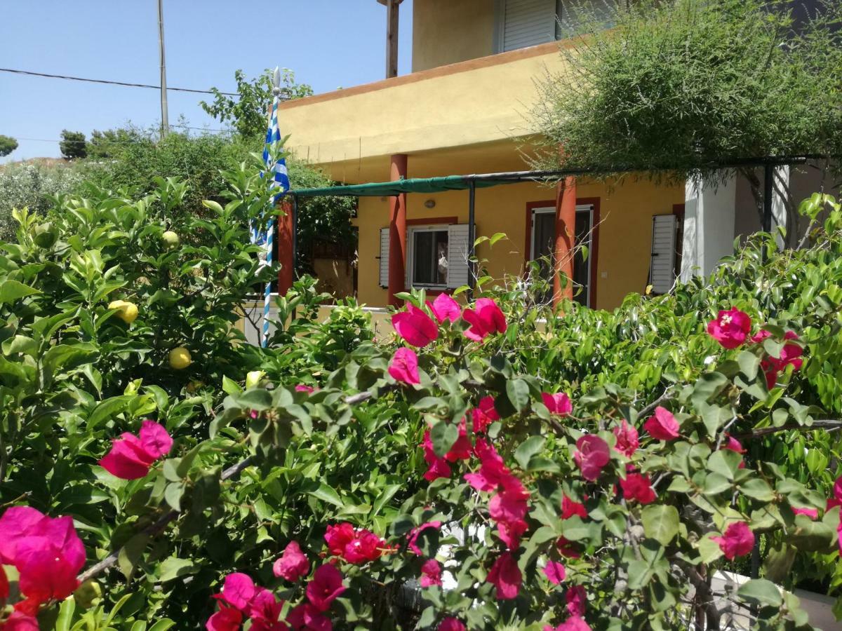 Relaxing Beautiful Holiday Home Lávrion Екстериор снимка